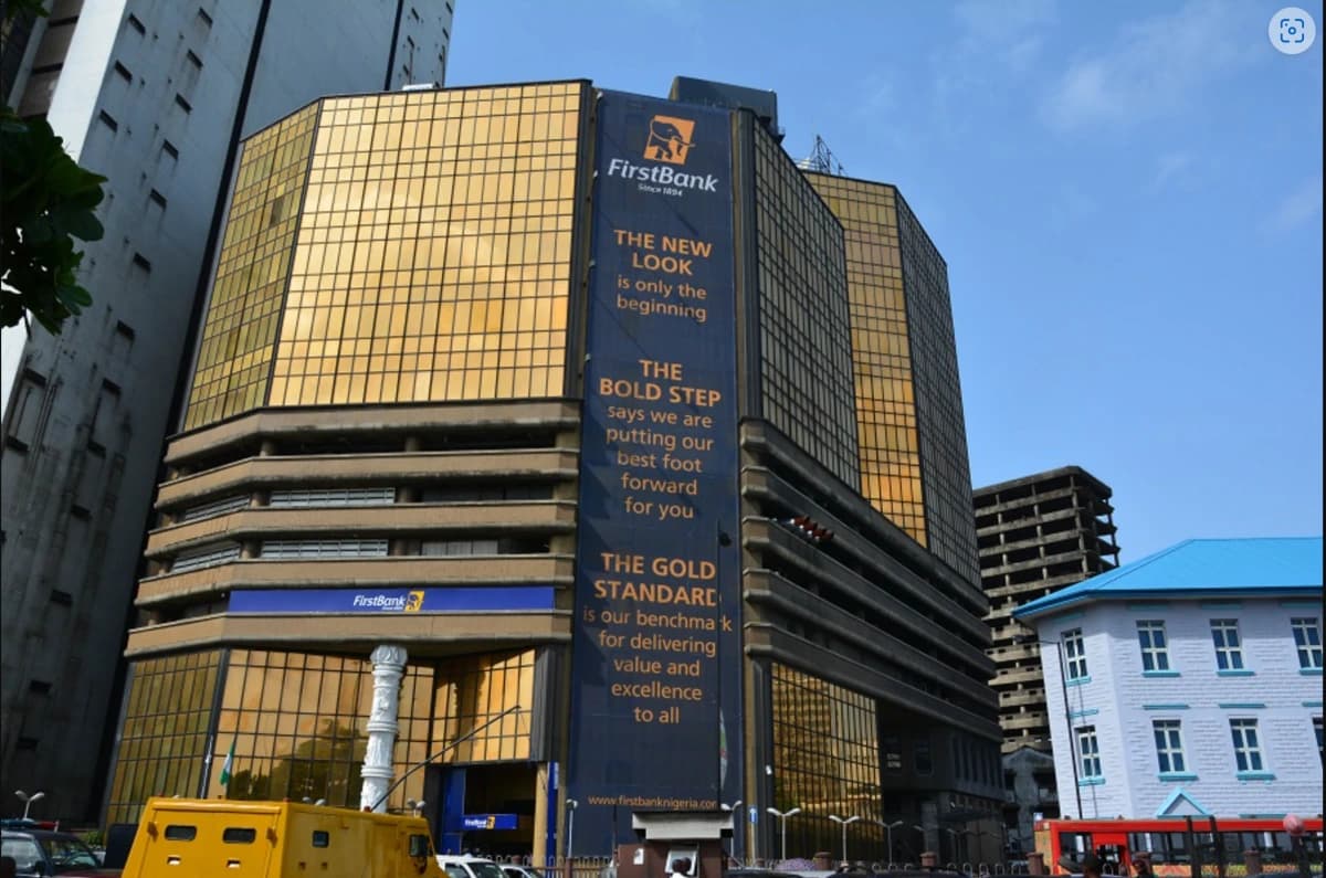 FirstBank s'associe à Pointek pour proposer téléphones et ordinateurs portables en paiements échelonnés.