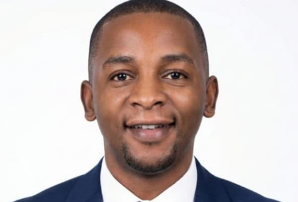 John Sakala intègre l'IA dans WhatsApp et Instagram pour vendre et encaisser
