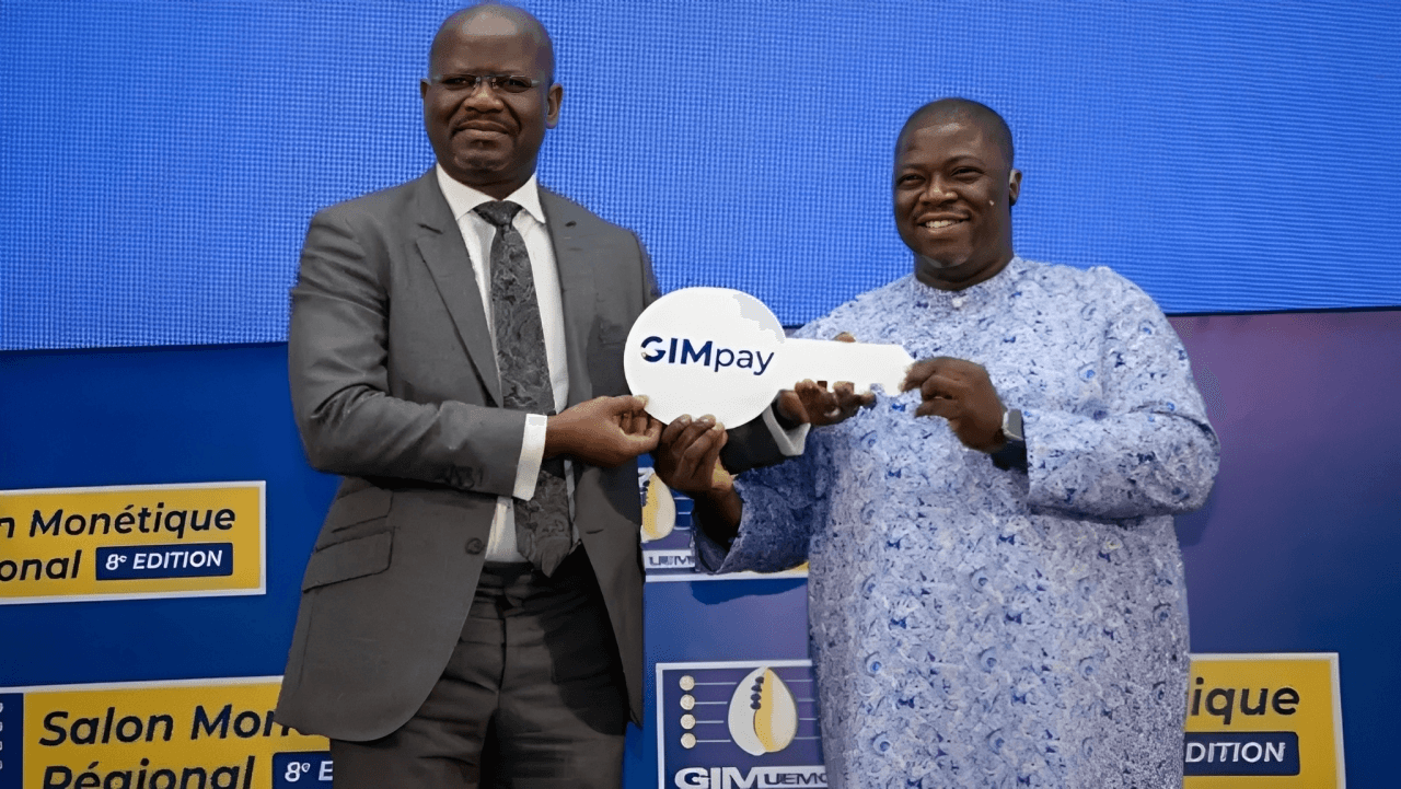 Habib Thiam, secrétaire général de la BCEAO, et Minayegnan Coulibaly, ex-directeur général de GIM-UEMOA, au lancement de GIMpay en 2024