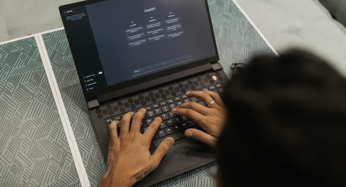 Aminat Shotade, ingénieure logicielle et fondatrice d'IDEA8LAB.